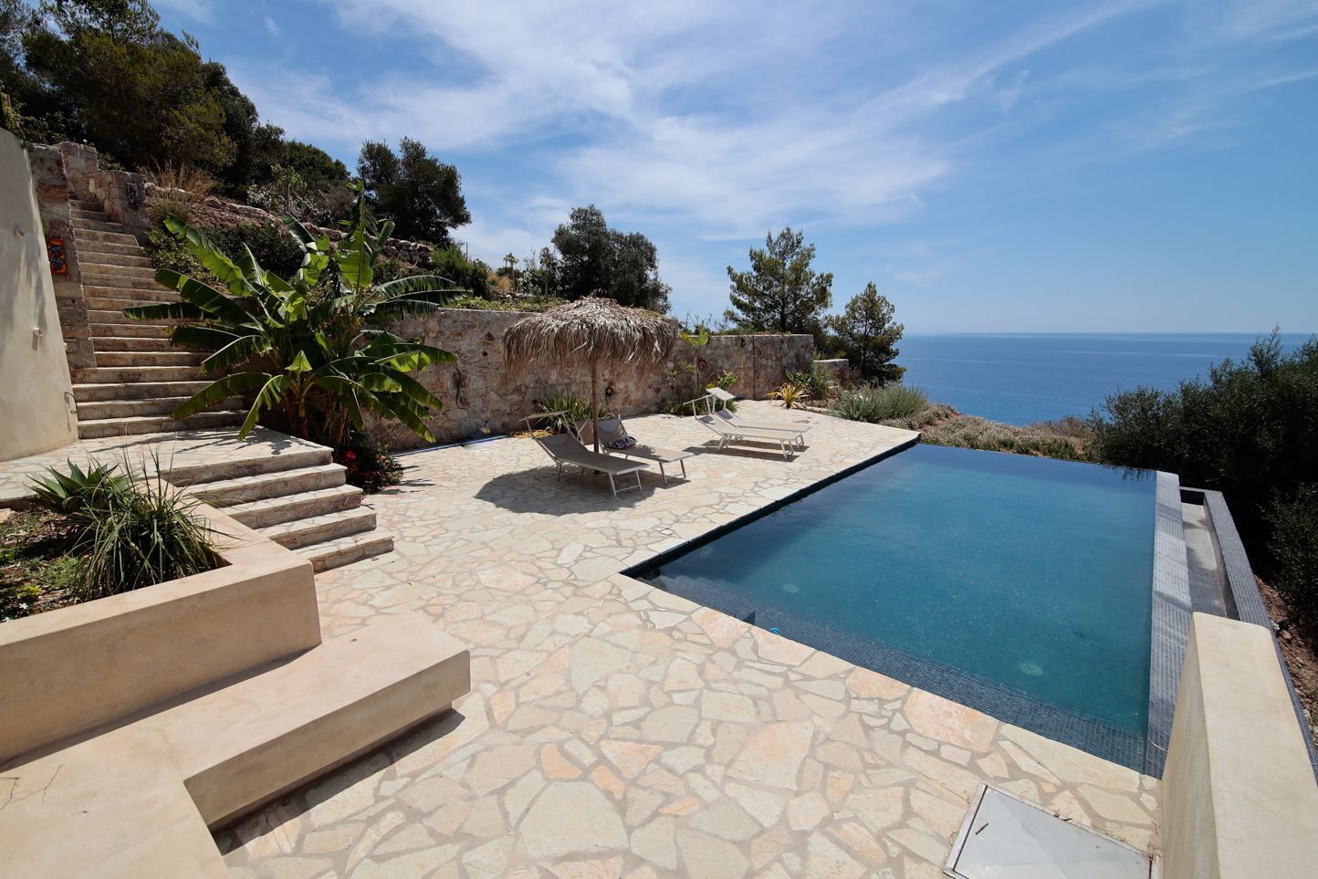 STYLISH DOUBLE HOUSE WITH A POOL